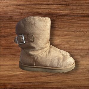 Ugg tan Remora boots